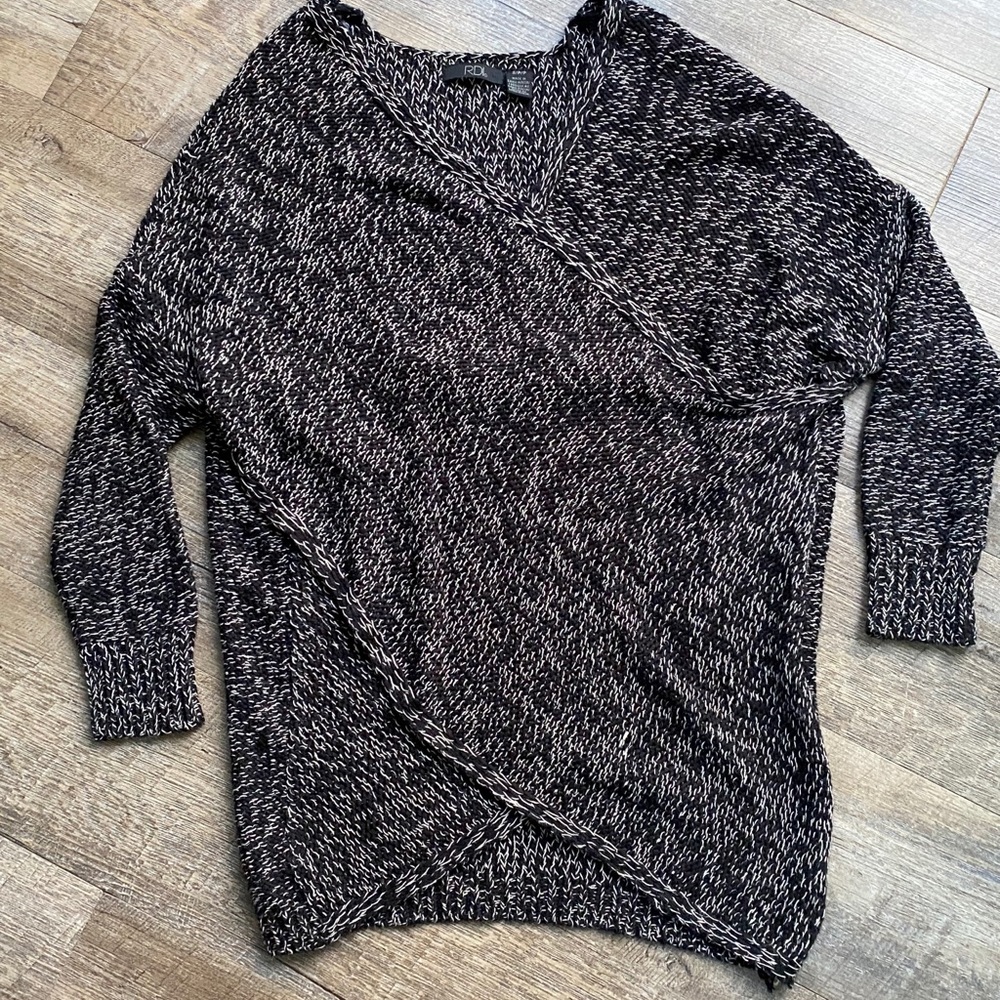 RDI 3/4 sleeve sweater